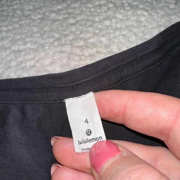 Lululemon Womens Black Crewneck Tee Size 4 Gently Worn - Picture 7 of 10